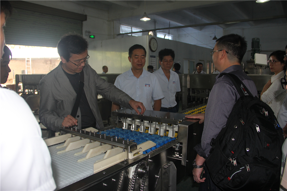 課題樣機(jī)現(xiàn)場(chǎng)交流1.jpg 課題樣機(jī)現(xiàn)場(chǎng)交流1.jpg